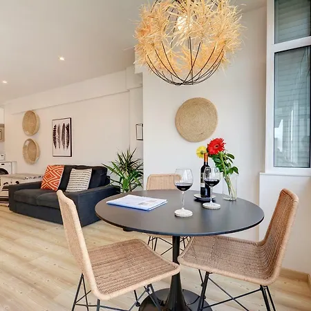 Bairro Azul - Av. Ressano Garcia Apartament