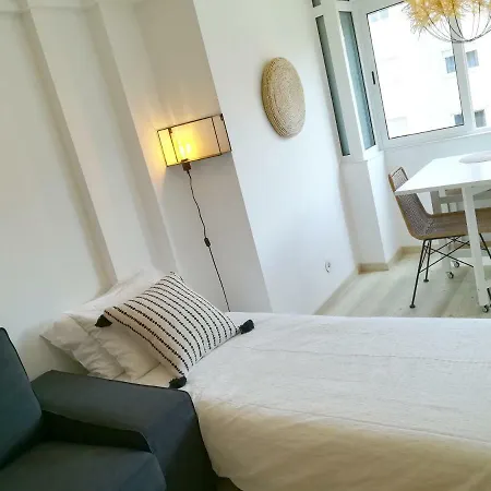 Bairro Azul - Av. Ressano Garcia Apartment *