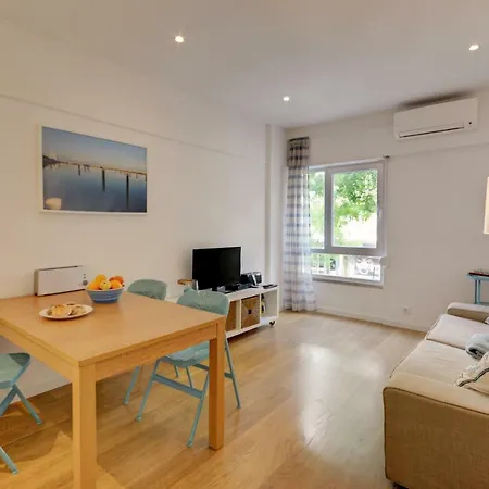 Bairro Azul - Av. Ressano Garcia Apartment